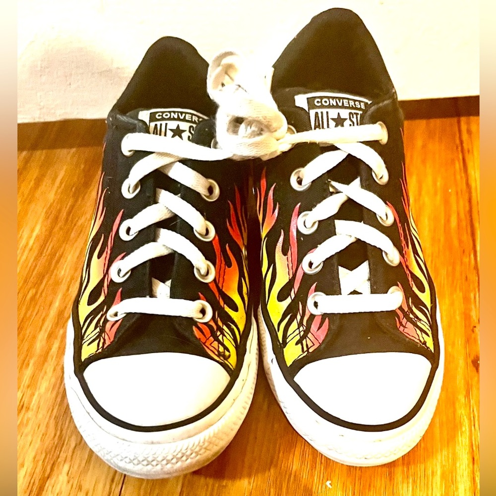 Boys Converse - Size 3